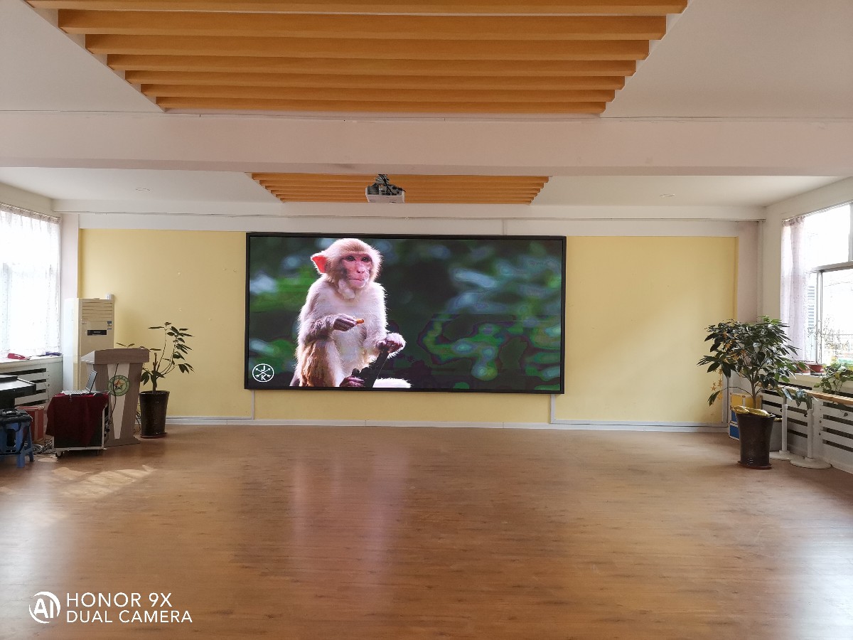 濰坊市某學(xué)校室內(nèi)全彩屏完工，抗擊疫情，做好防護(hù)！